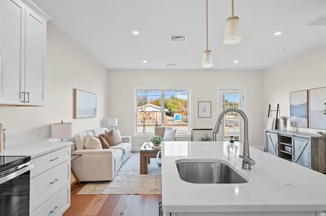 15 Suffolk Drive Concord NH 03303