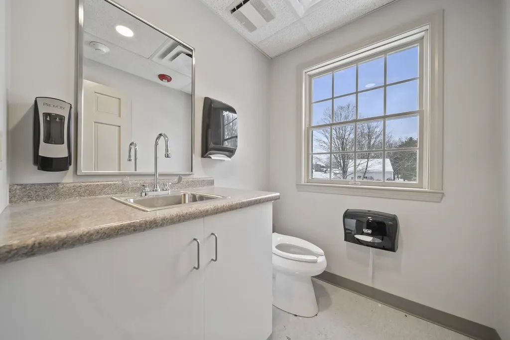 89 South Mast Street Goffstown NH 03045