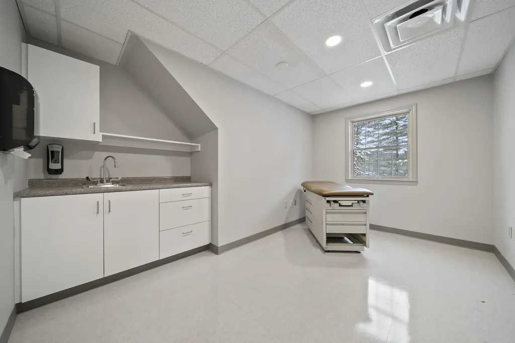 89 South Mast Street Goffstown NH 03045