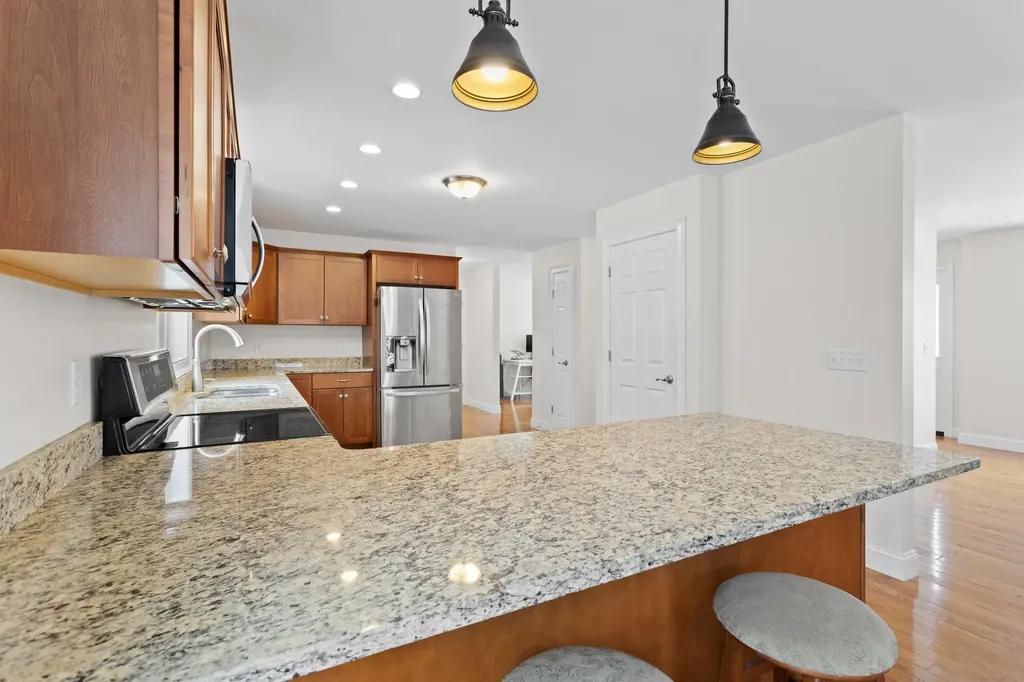 9 Maple Avenue Goffstown NH 03045