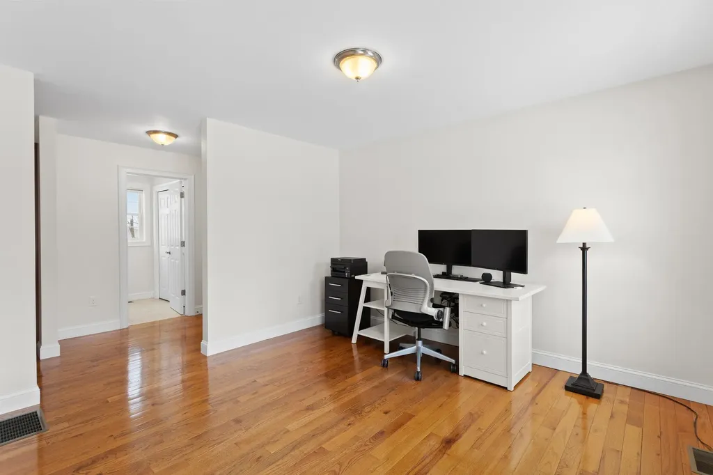 9 Maple Avenue Goffstown NH 03045