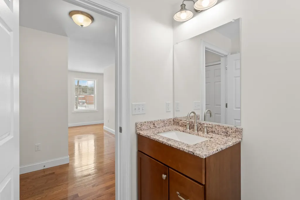 9 Maple Avenue Goffstown NH 03045