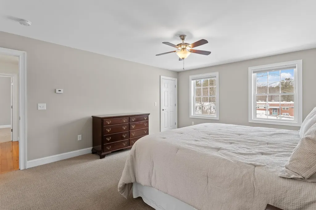 9 Maple Avenue Goffstown NH 03045