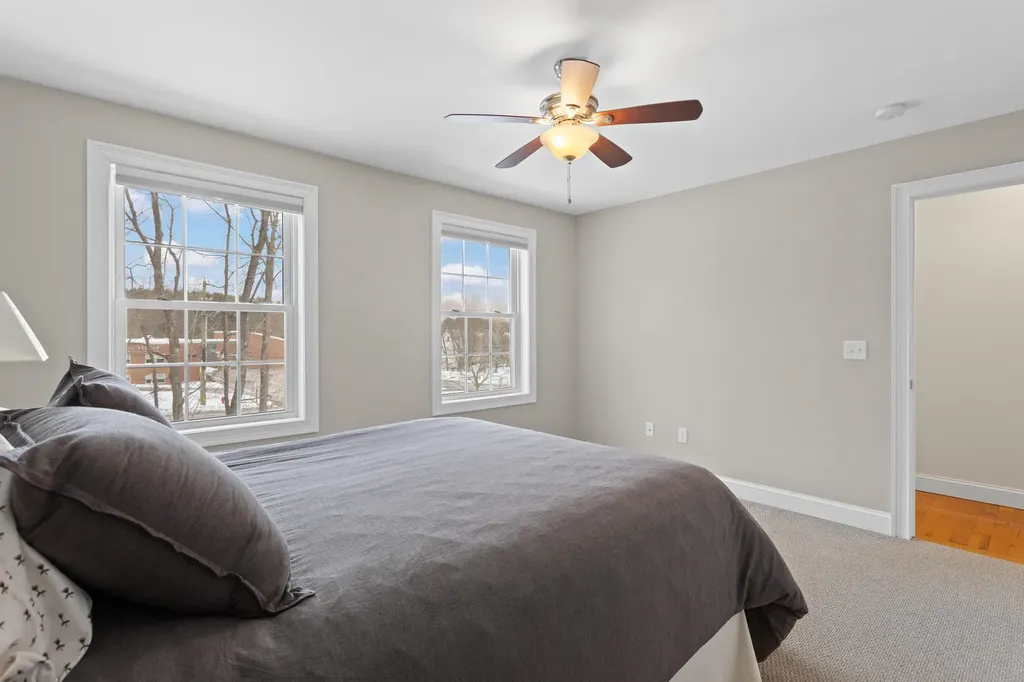 9 Maple Avenue Goffstown NH 03045