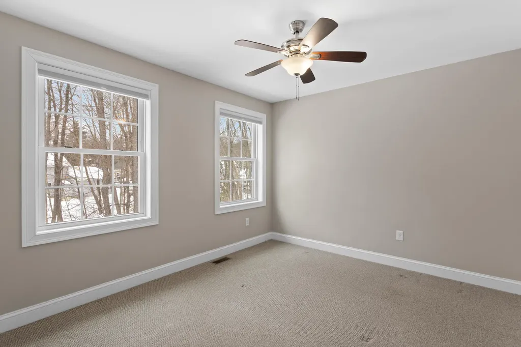 9 Maple Avenue Goffstown NH 03045