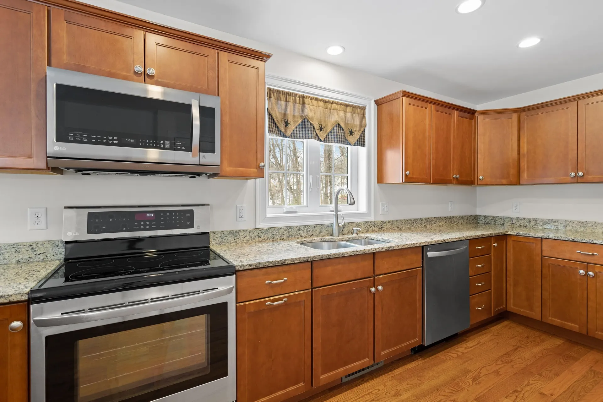 9 Maple Avenue Goffstown NH 03045