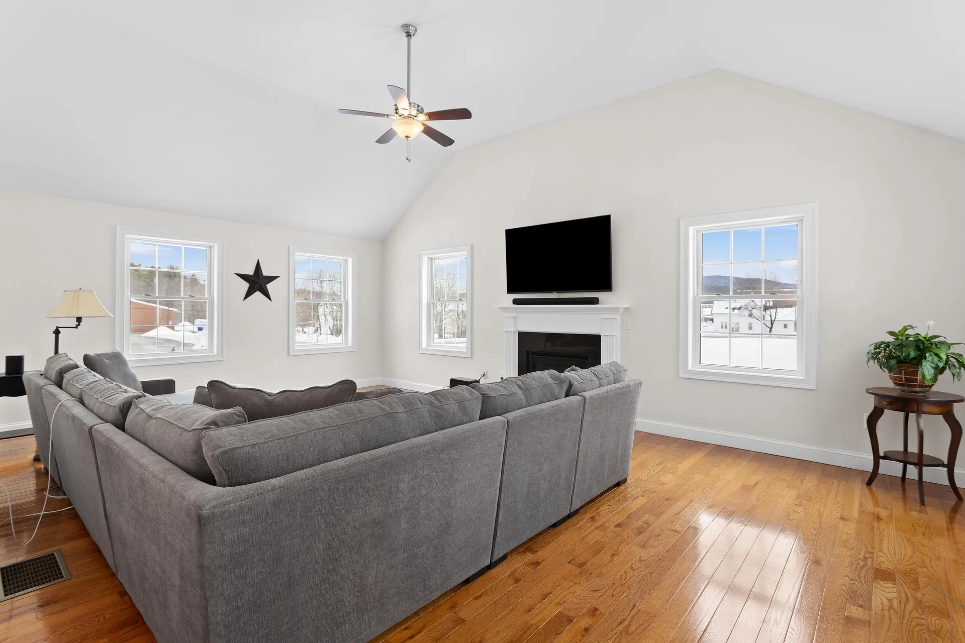 9 Maple Avenue Goffstown NH 03045