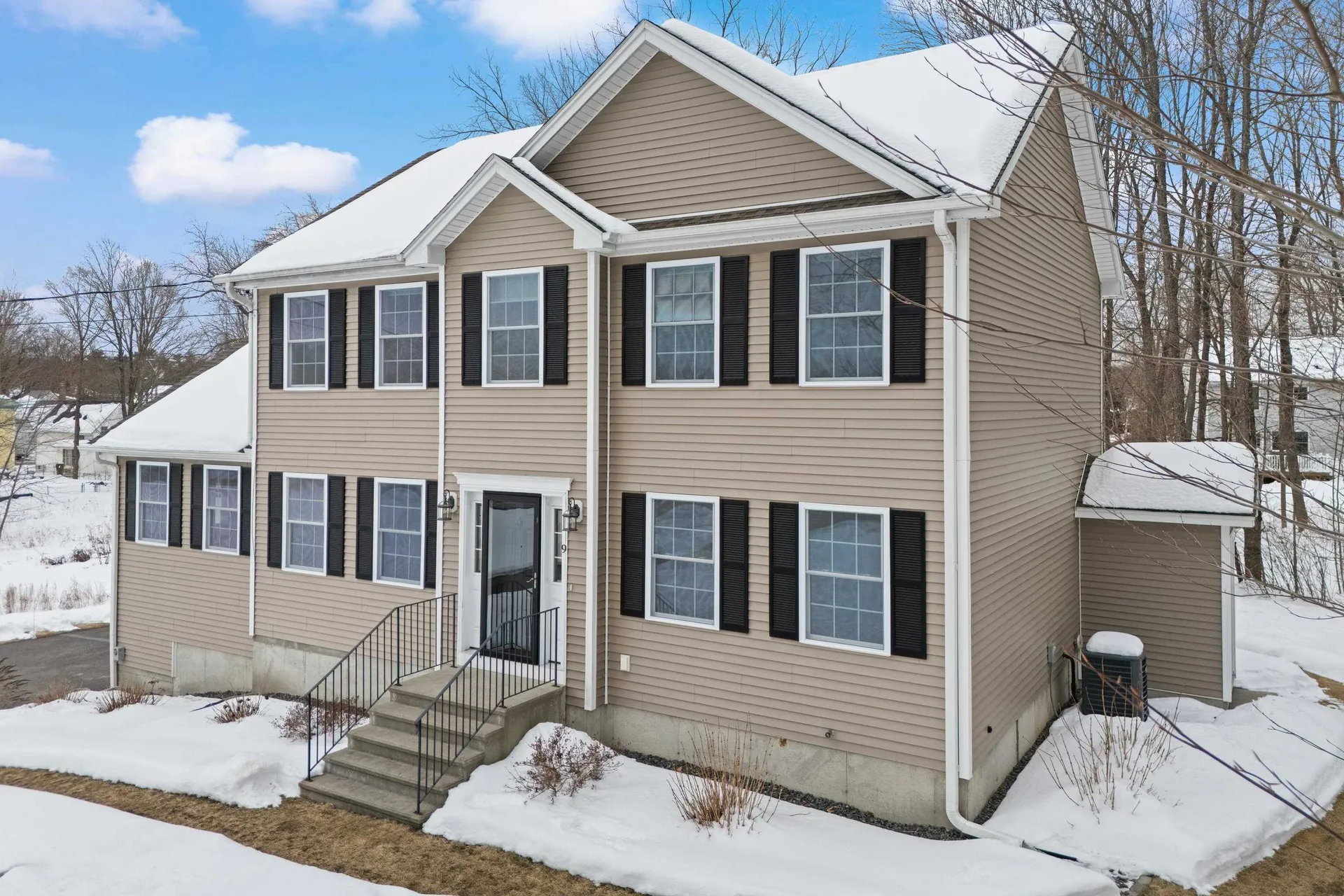 9 Maple Avenue Goffstown NH 03045