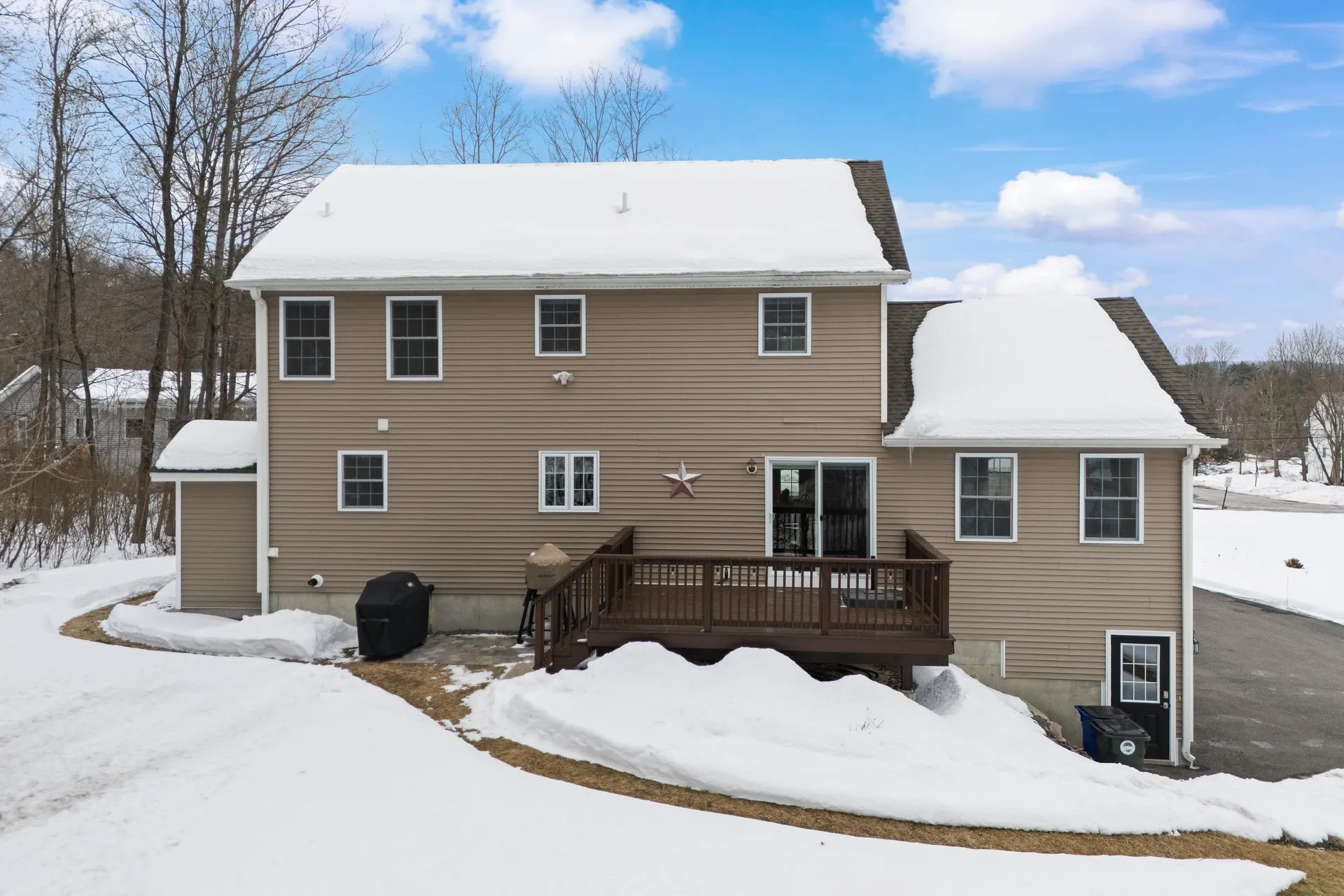 9 Maple Avenue Goffstown NH 03045