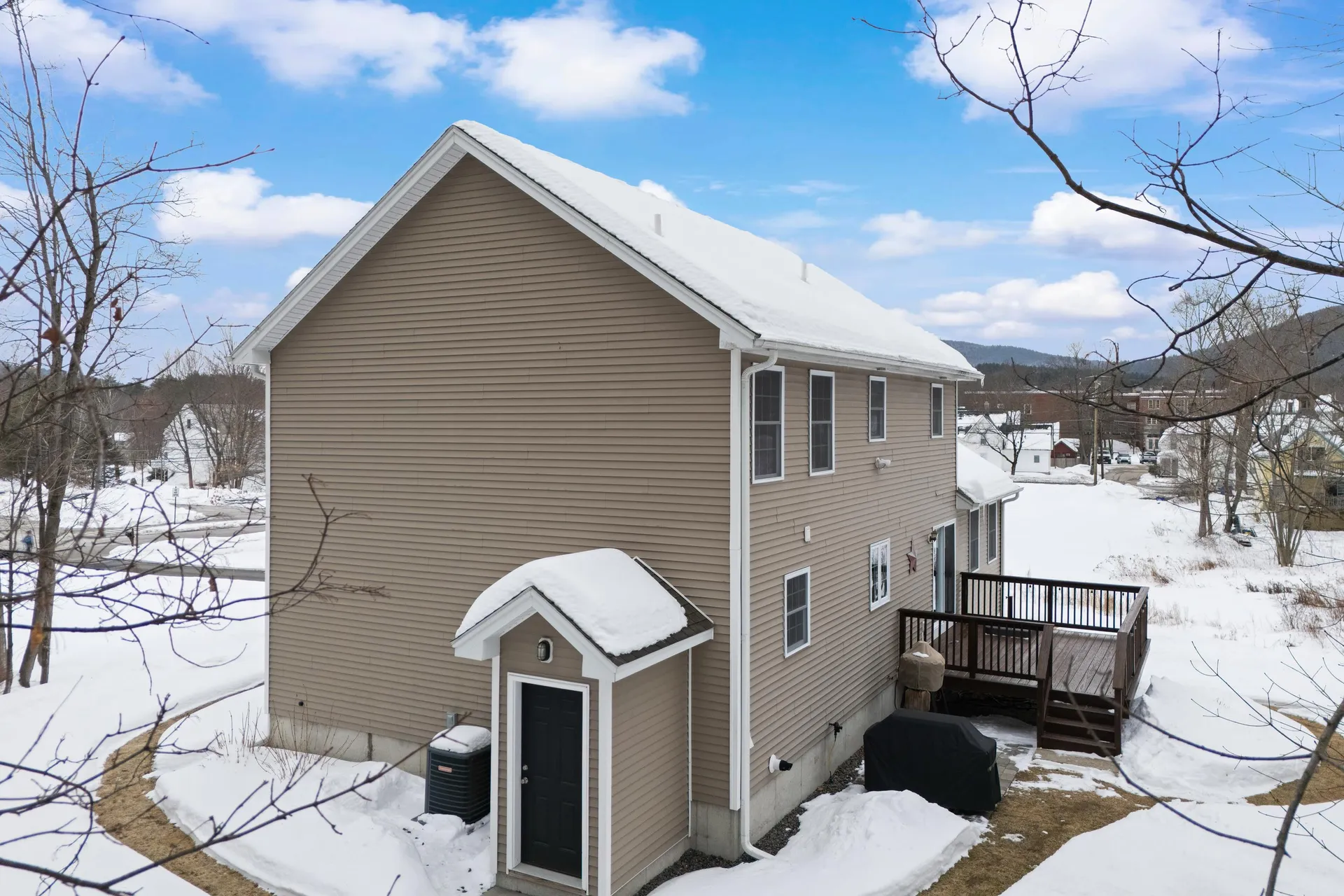 9 Maple Avenue Goffstown NH 03045