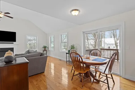 9 Maple Avenue Goffstown NH 03045