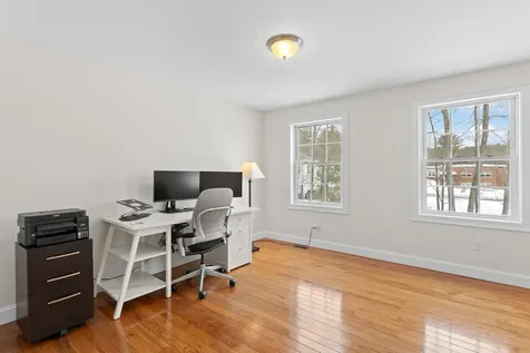 9 Maple Avenue Goffstown NH 03045