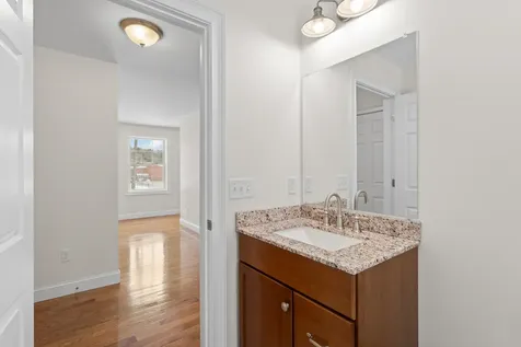 9 Maple Avenue Goffstown NH 03045