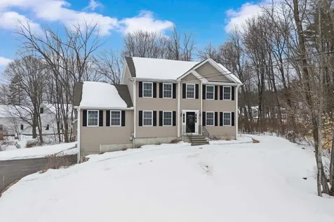 9 Maple Avenue Goffstown NH 03045