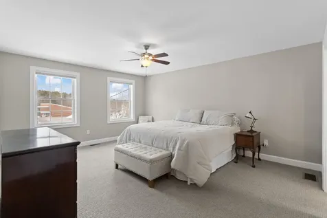 9 Maple Avenue Goffstown NH 03045