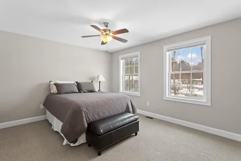 9 Maple Avenue Goffstown NH 03045