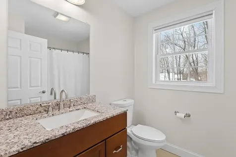 9 Maple Avenue Goffstown NH 03045