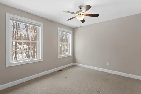 9 Maple Avenue Goffstown NH 03045