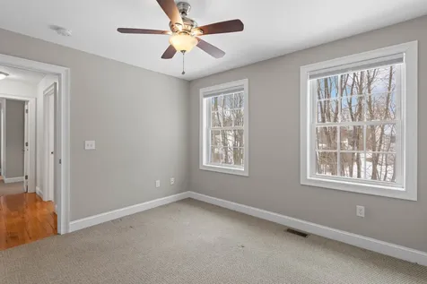 9 Maple Avenue Goffstown NH 03045