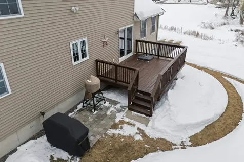 9 Maple Avenue Goffstown NH 03045