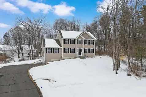 9 Maple Avenue Goffstown NH 03045