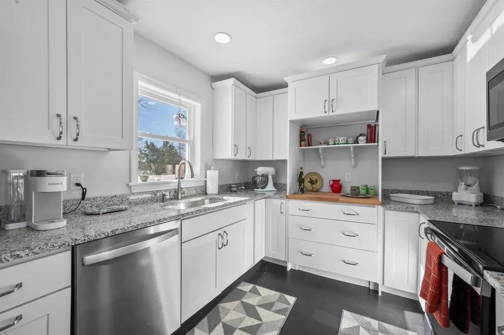 95 Vista Heights Tilton NH 03276