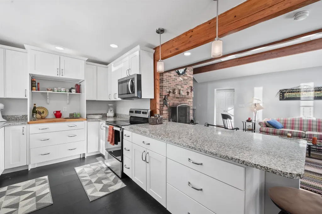 95 Vista Heights Tilton NH 03276