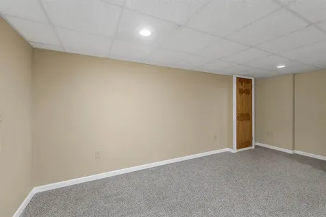 35 Starboard Way Laconia NH 03246