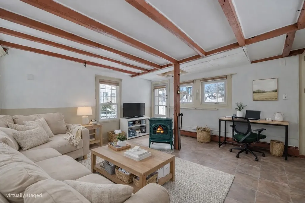 10 Maple Street Exeter NH 03833