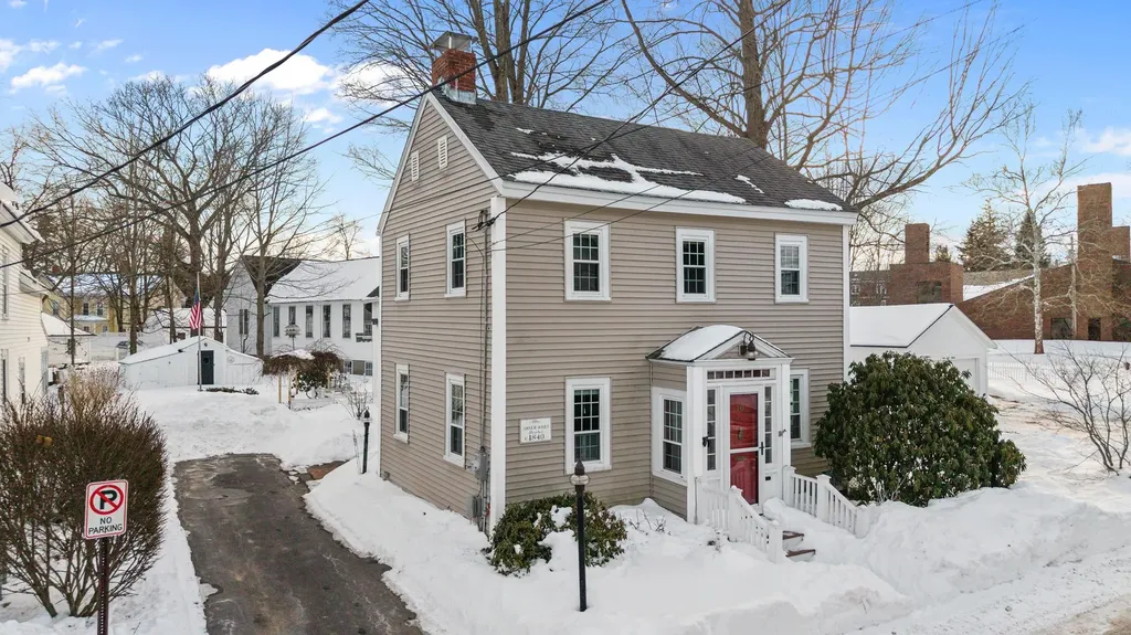 10 Maple Street Exeter NH 03833