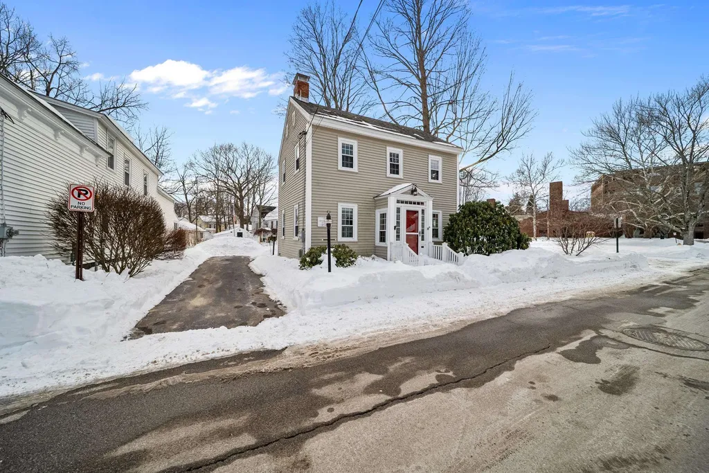 10 Maple Street Exeter NH 03833