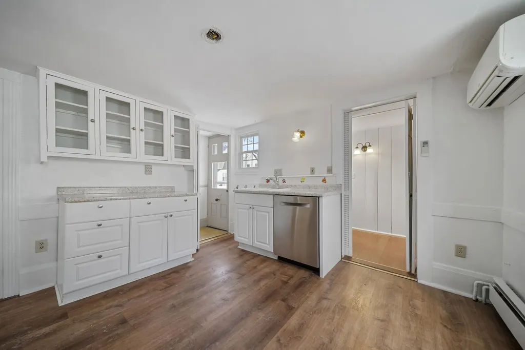 10 Maple Street Exeter NH 03833