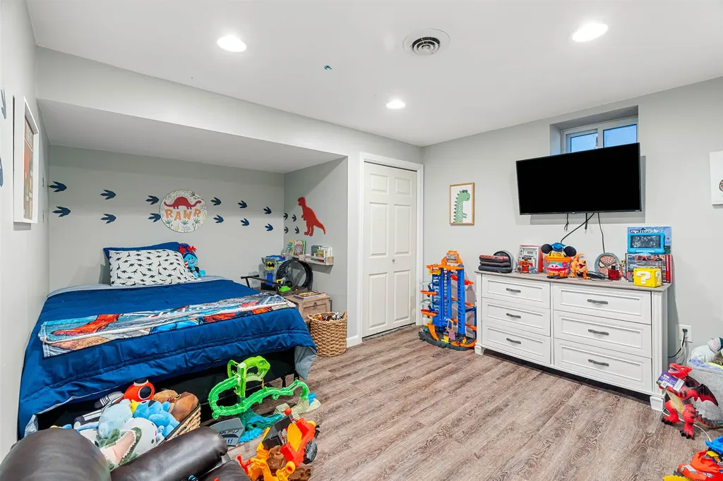 63 Tampa Street Nashua NH 03064