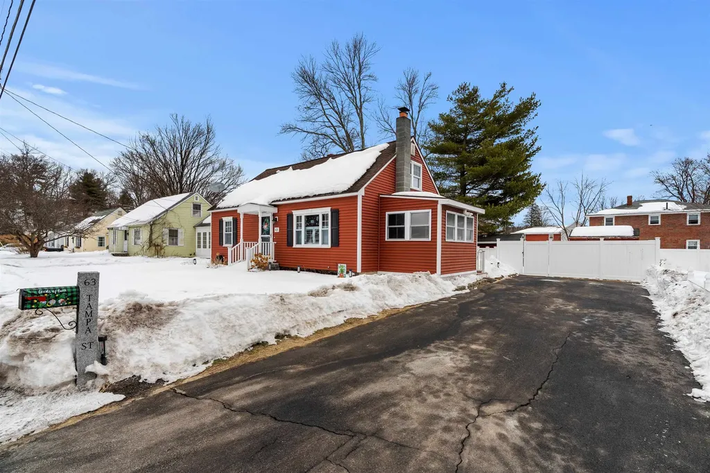 63 Tampa Street Nashua NH 03064