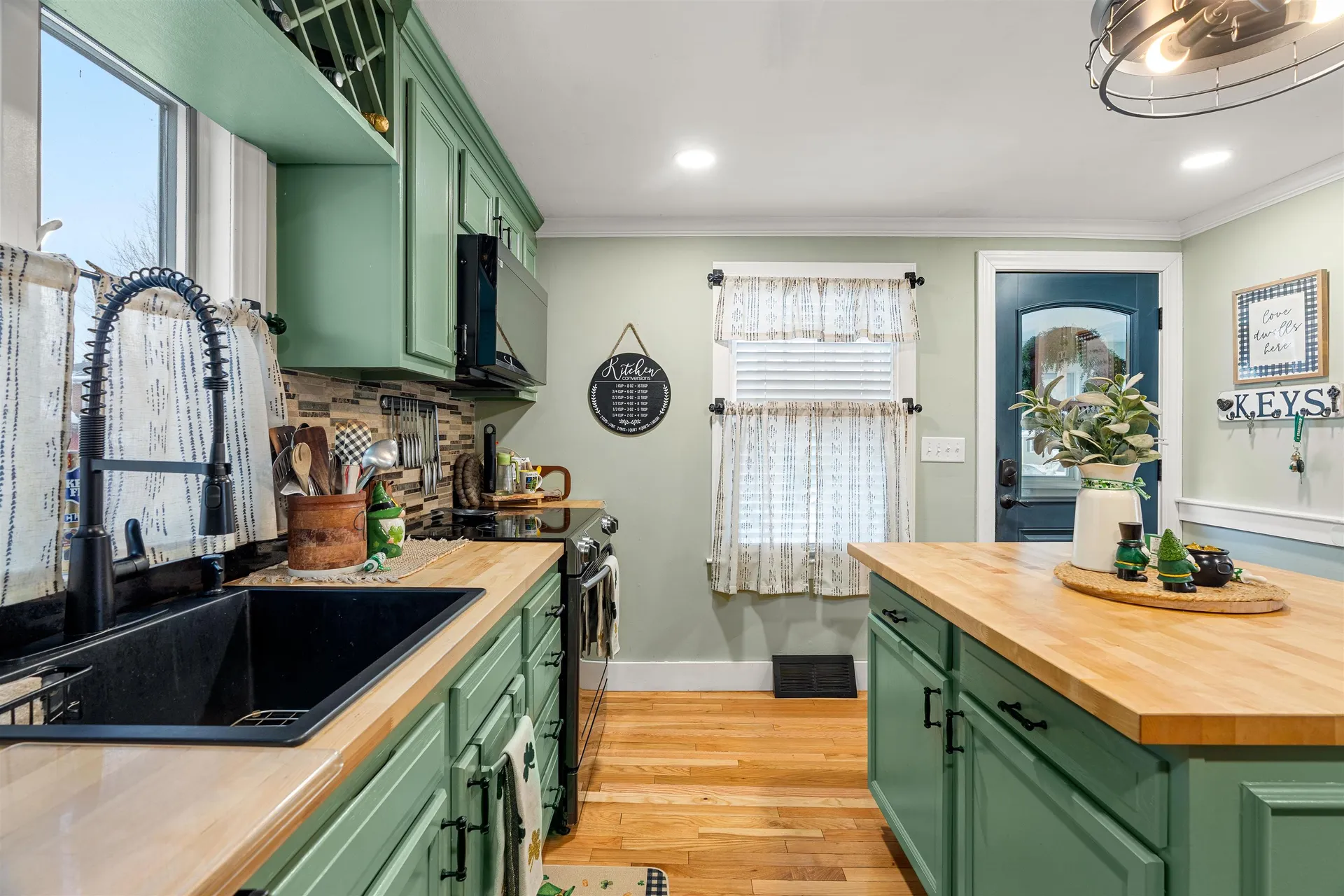 63 Tampa Street Nashua NH 03064