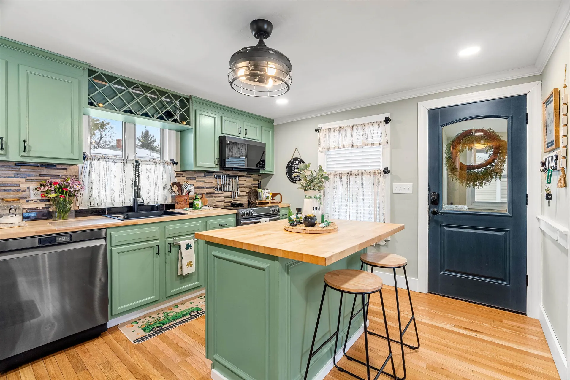 63 Tampa Street Nashua NH 03064