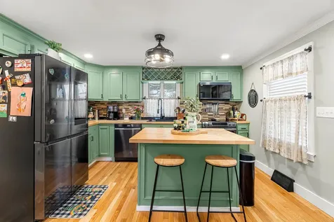 63 Tampa Street Nashua NH 03064