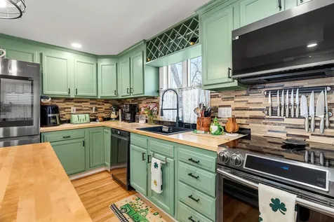 63 Tampa Street Nashua NH 03064