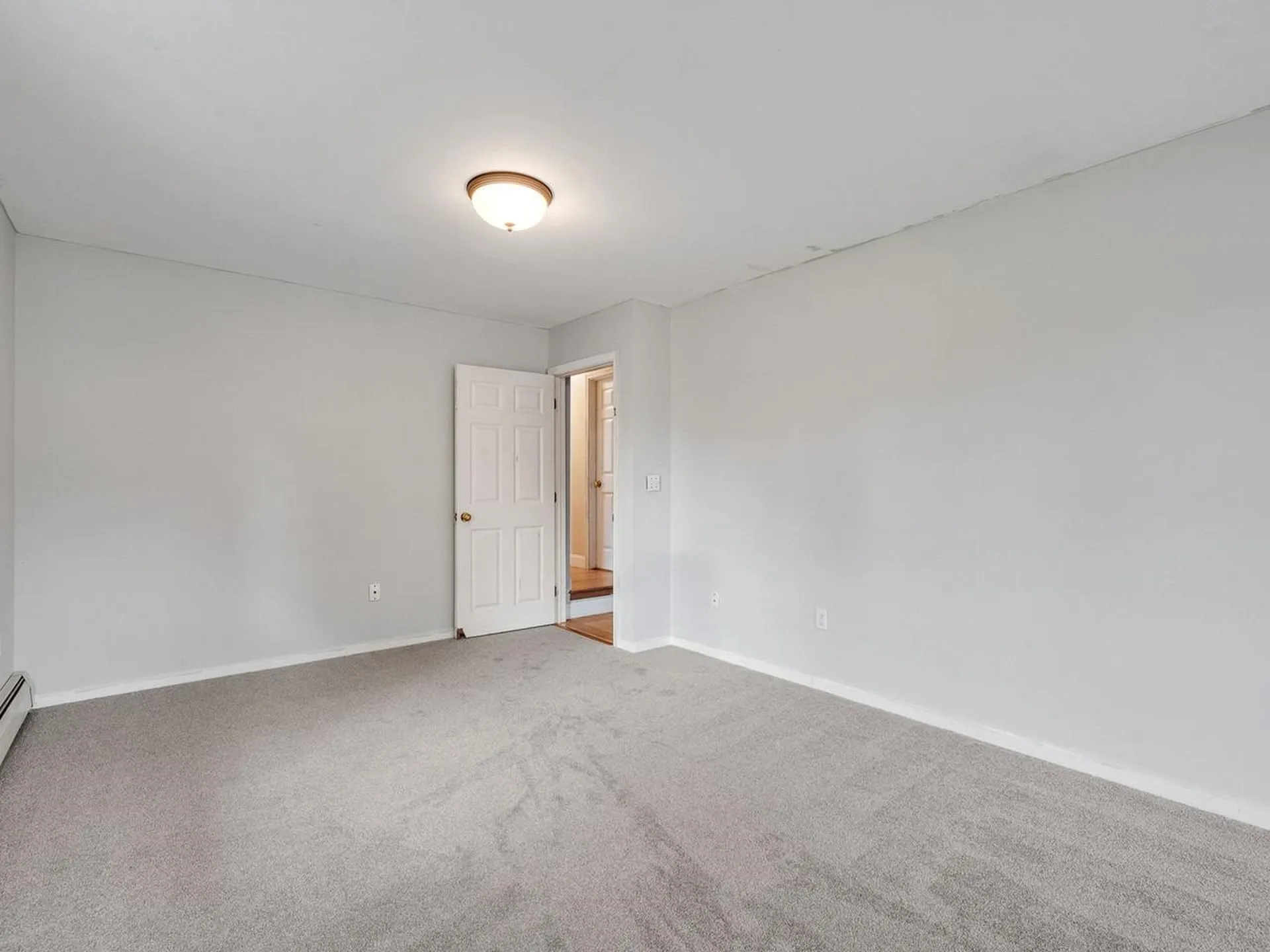 16 Lakewood Parkway Burlington VT 05408