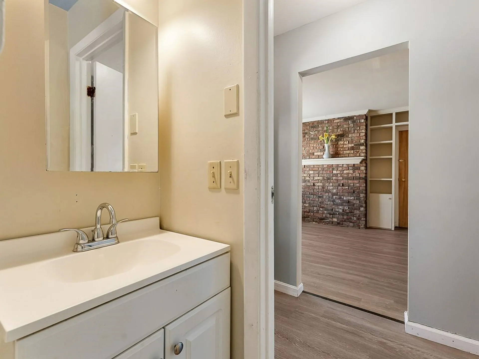 16 Lakewood Parkway Burlington VT 05408