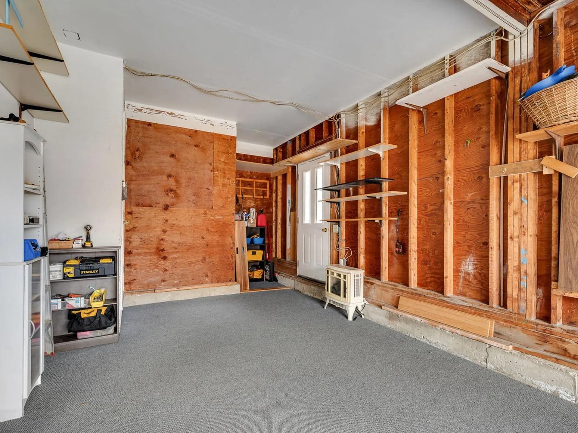 16 Lakewood Parkway Burlington VT 05408