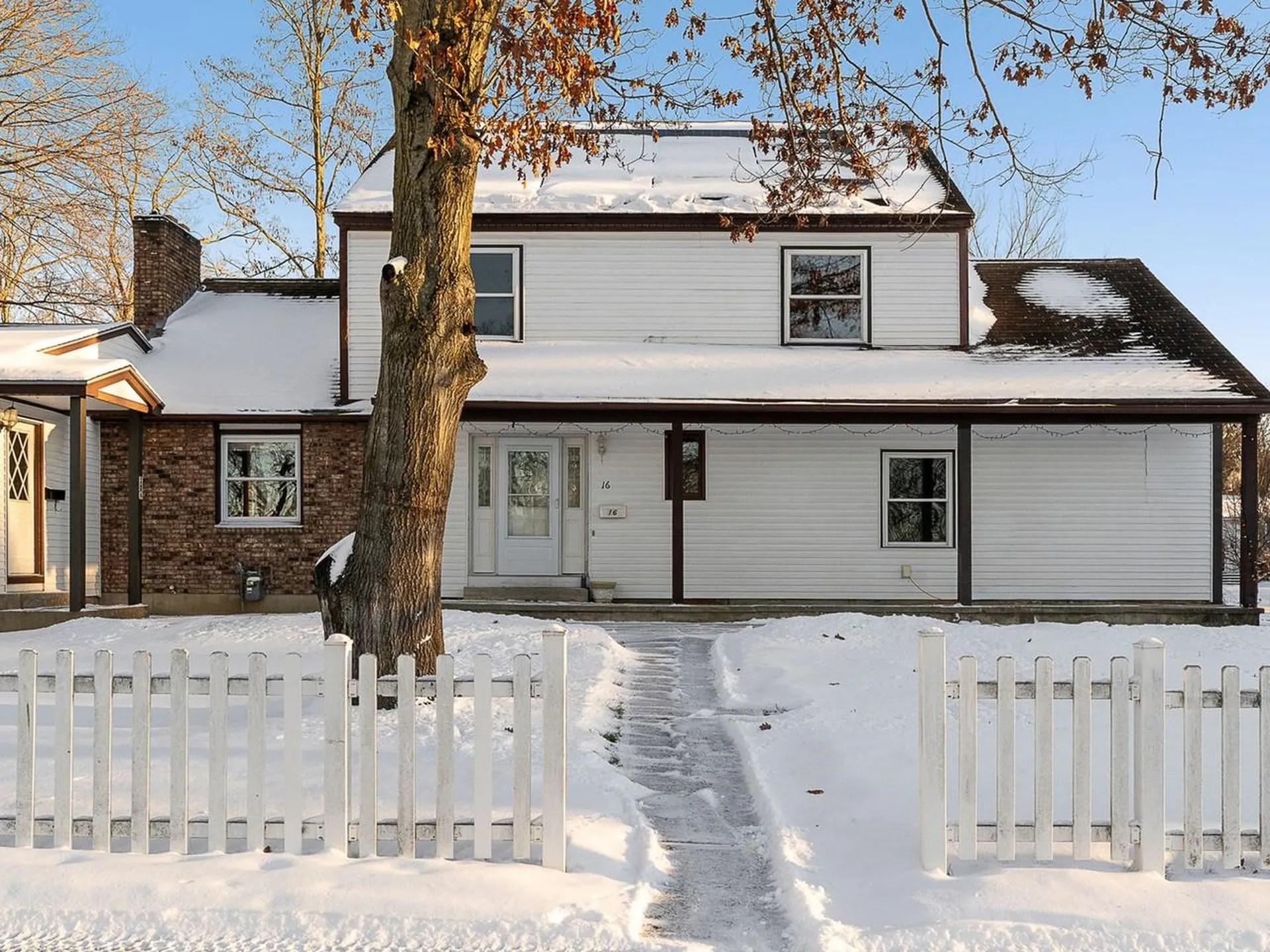 16 Lakewood Parkway Burlington VT 05408