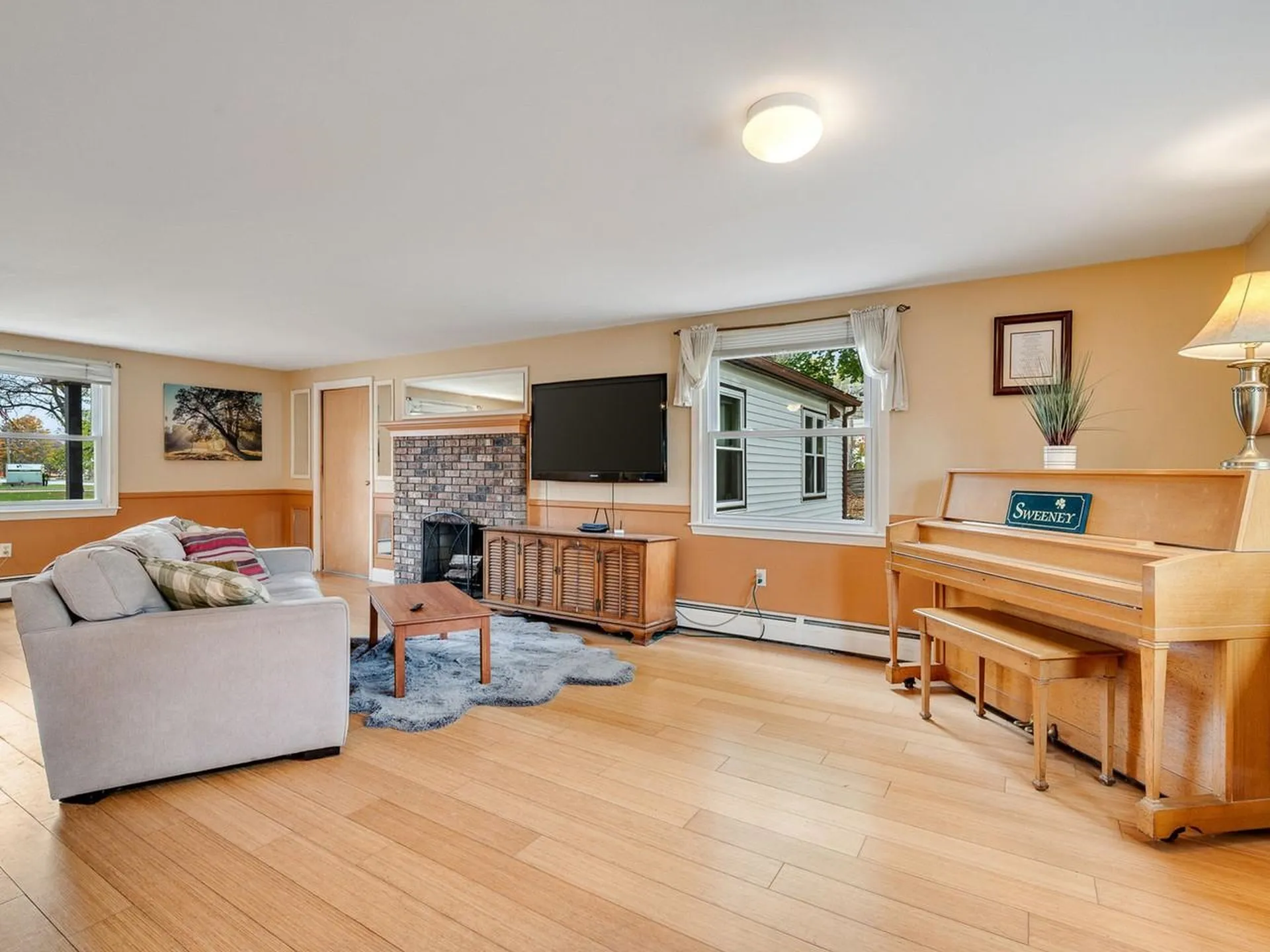 16 Lakewood Parkway Burlington VT 05408