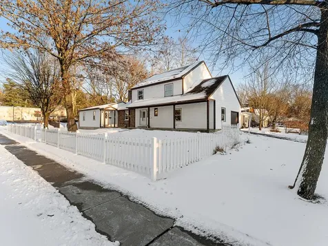 16 Lakewood Parkway Burlington VT 05408