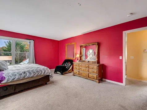 16 Lakewood Parkway Burlington VT 05408