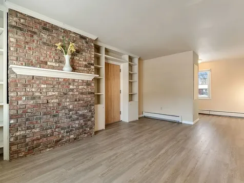 16 Lakewood Parkway Burlington VT 05408