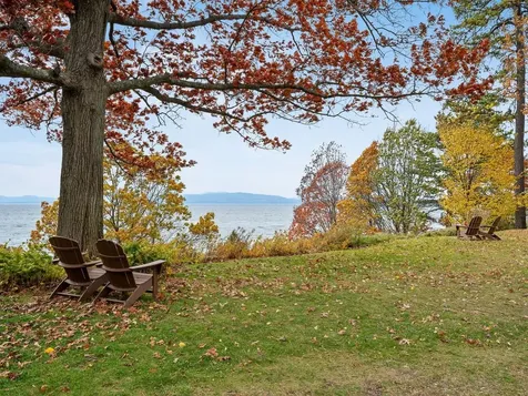 16 Lakewood Parkway Burlington VT 05408