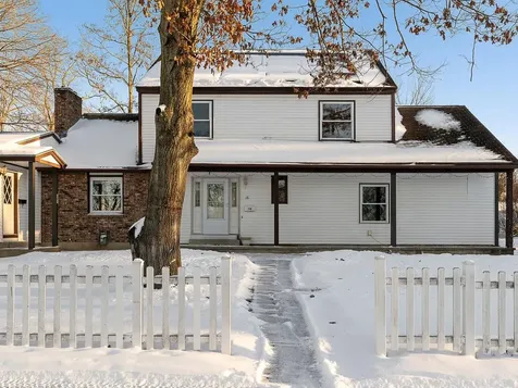 16 Lakewood Parkway Burlington VT 05408