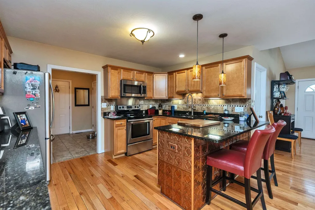 57 Baldwin Street Nashua NH 03064