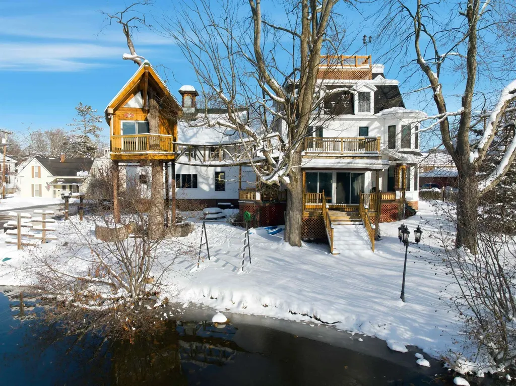 96 Church Street Laconia NH 03246